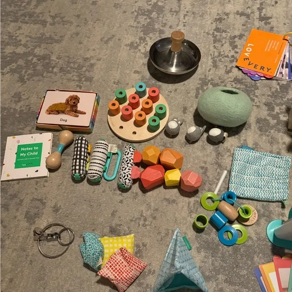 LOVEVERY Montessori Play Kit - Picture 4 of 16